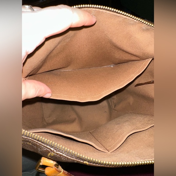 Louis Vuitton Totally MM tote - Picture 7 of 13